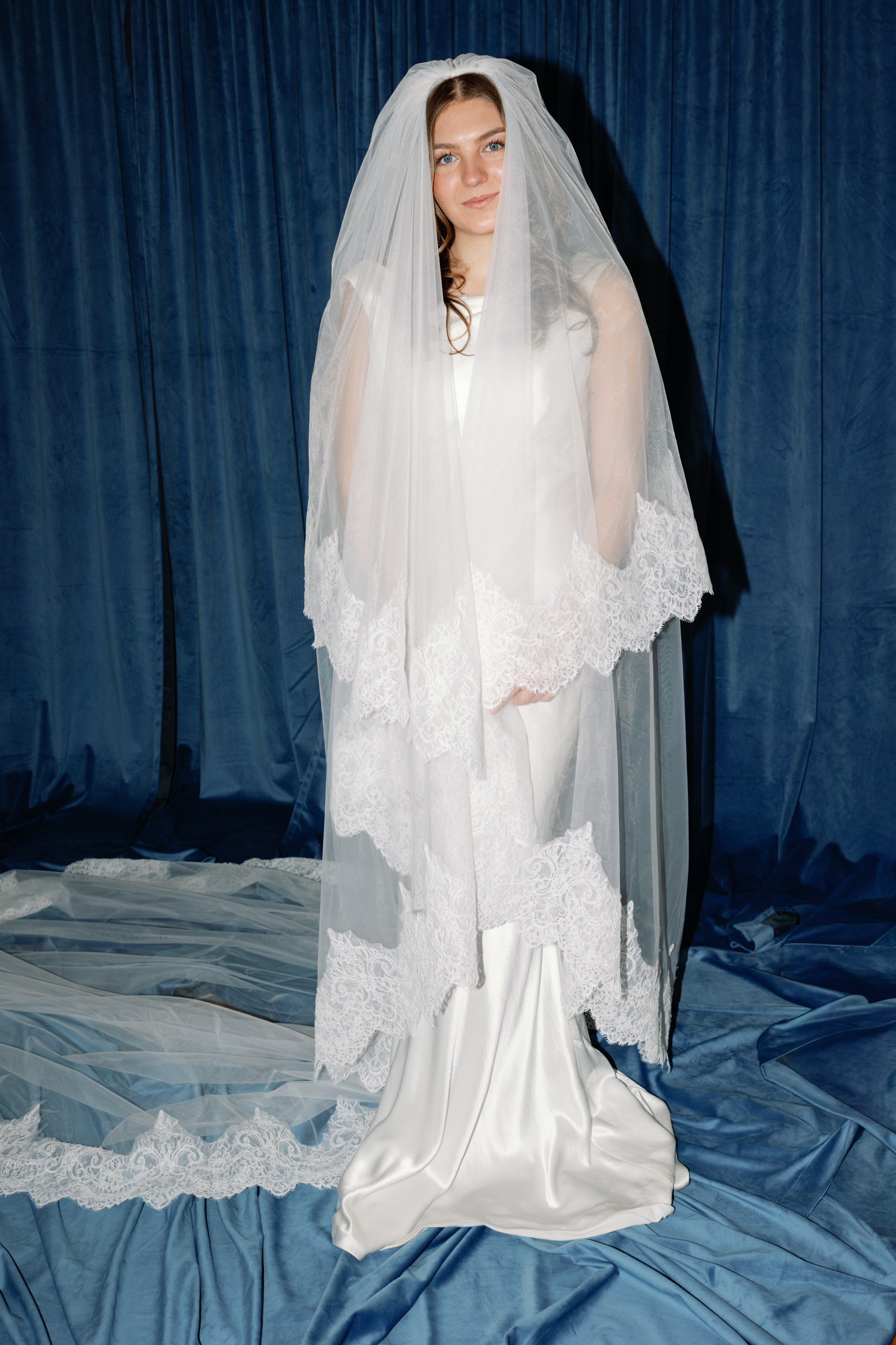 Chantilly Lace veil with blusher